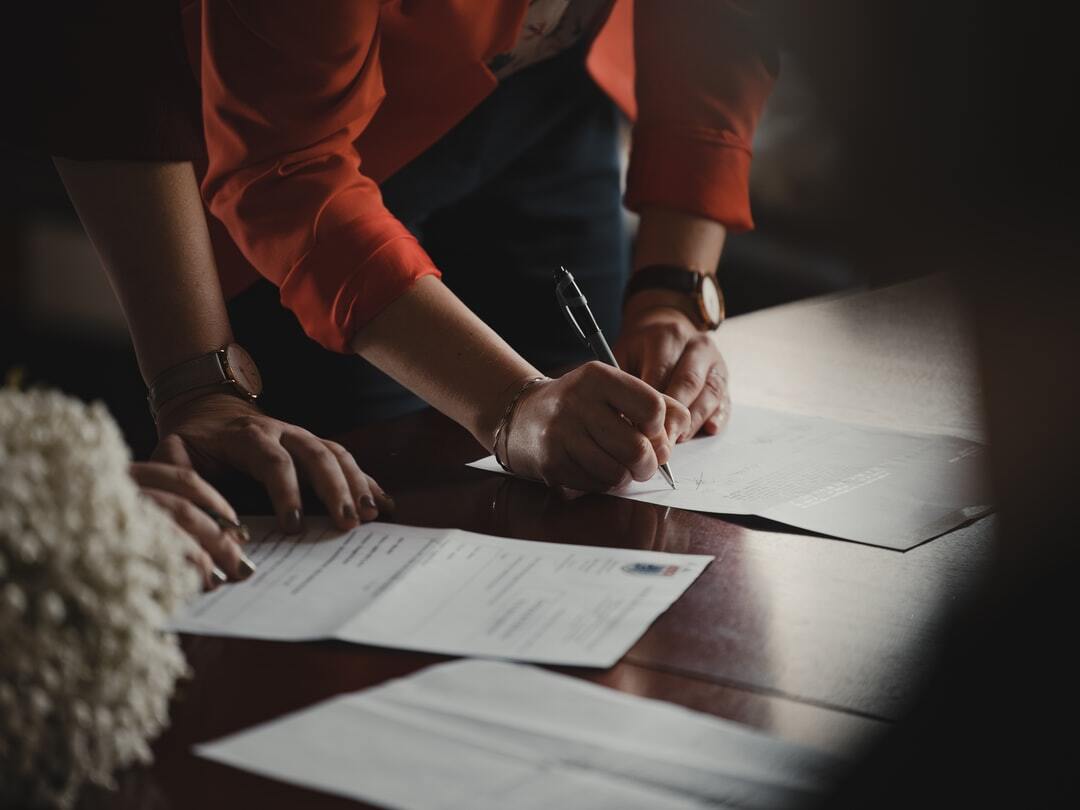 artist_Contracts